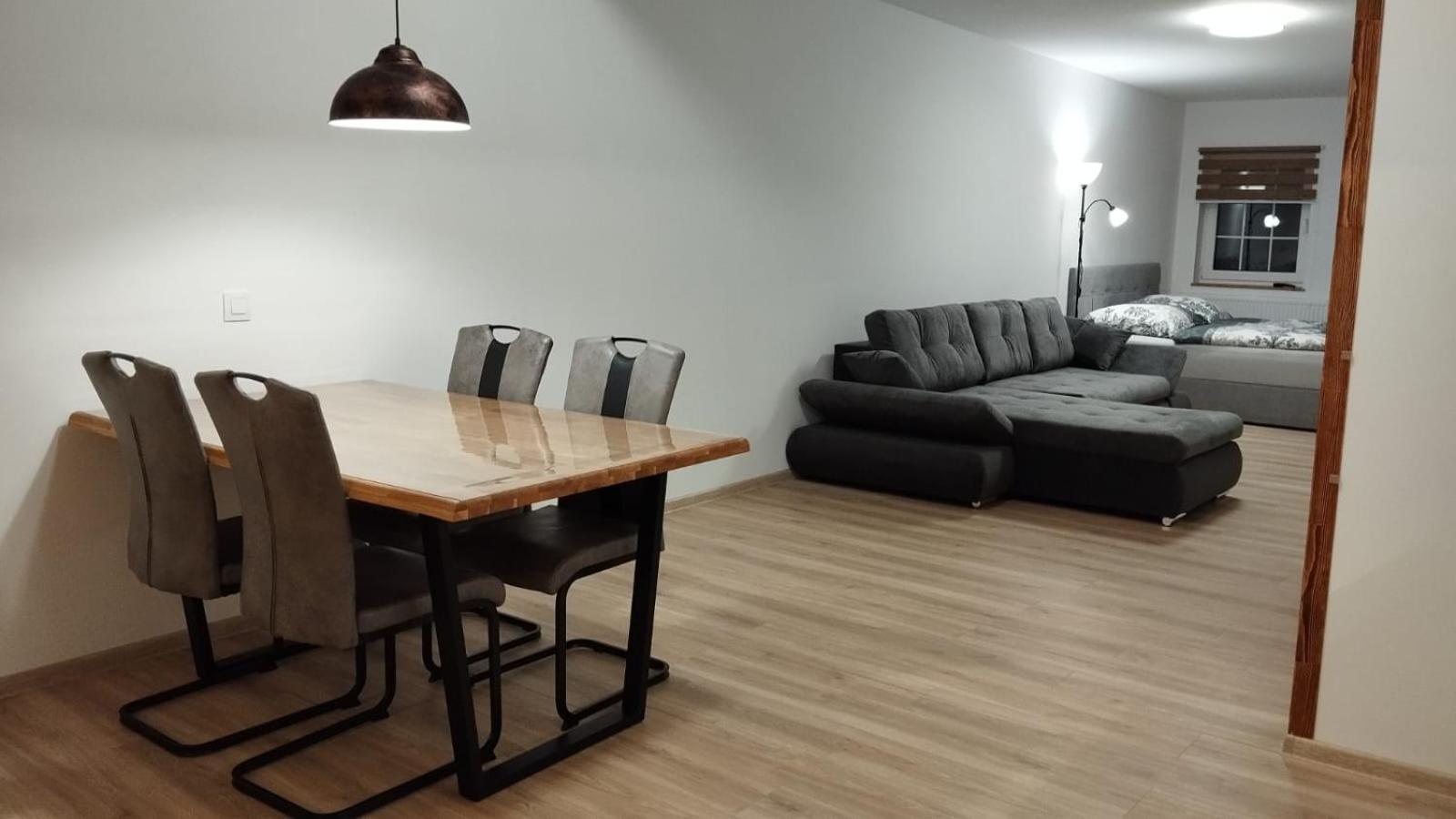 Apartman Albreit 3 ヤーヒモフ エクステリア 写真